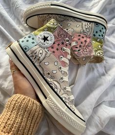 Embroider Converse, Funky Converse, Converse Collection, Cool Converse, Embroidered Converse, Pretty Sneakers, Custom Painted Shoes