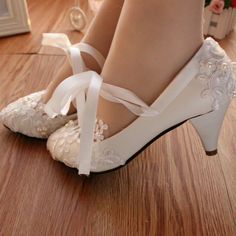 2023 Fashionable White Wedding Dress Shoes Kitten High Heels Patent Leather Lace Beaded Bride Shoes Wedding Shoes Bridesmaid, Wedding Shoes Low Heel, Bridal Wedding Shoes, Wedding Shoes Flats, Wedding Flats, Wedding Dress Shoes, Bridesmaid Shoes, White Flats, Wedding Attire