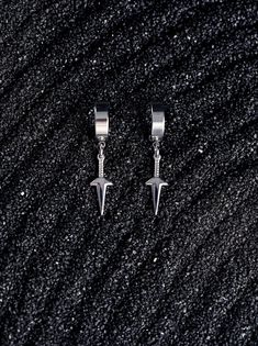 クナイ One of the most common tools used by a shinobi, keep your kunai close with these earrings. Materials: Hypoallergenic stainless steel Earring dimensions: Approx. 1.5" by .25" (including hoop earring). Knife Earrings, Earrings Men, Cool Earrings, House Items, Cool Piercings, Mens Accessories Jewelry, How Train Your Dragon, Stainless Steel Earrings, Pretty Jewellery