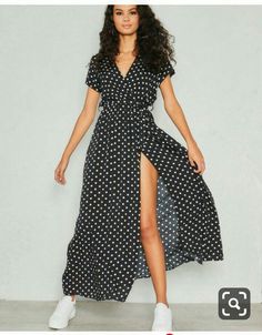 Summer Polka Dot Maxi Dress For Day Out, Sleeveless Polka Dot Chic Maxi Dress, Lente Outfit, Casual Polka Dot V-neck Dress, Wrap Dress Outfit, Casual Polka Dot V-neck Midi Dress, Best Cocktail Dresses, Polka Dot Summer Dresses, Chic Polka-dotted Maxi Dress For Beach