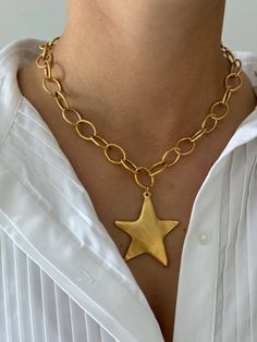 STAR NECKLACE – ALV Jewels Funky Gold Necklace, Waterproof Gold Jewelry, Cool Jewelry Unique, Cute Gold Necklace, Daily Necklace, Chunky Gold Necklace, Big Pendant Necklace, Unique Jewelry Vintage, Gold Star Pendant