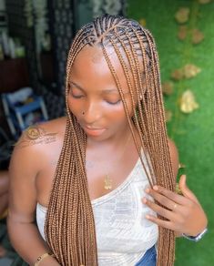 Fulani Knotless Braids Hairstyles, Weaving Hairstyles For Black Women, Flip Over Fulani Braids, Fulani Braids Hairstyles, Weave Braids, Plaited Hair, Butterfly Hairstyle, Hair Braid Designs, Whatsapp Apps