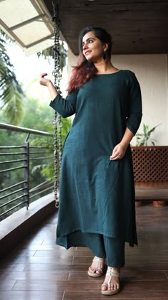 Kurtas Kurta Patterns Latest, Kurtas For Women, Kurta Patterns, Simple Kurti, Simple Kurti Designs, Casual Indian Fashion, Kurta Designs Women, Cotton Kurta