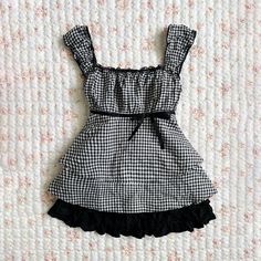 Plaid pattern suspenders emo girl Harajuku 90S tops bow decoration grunge punk rock aesthetic hip Kpop Dress To Impress, 90s Tops, Punk Rock Aesthetic, Harajuku 90s, Coquette Shirt, Rock Aesthetic, Emo Girl, Gingham Top, Black And White Gingham