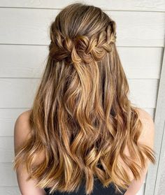 Crown Braid - 31 Best Half Up Half Down Hairstyles for Curly Hair on latestlocks.com Idea For Curly Hair, Hairstyle Ideas For Curly Hair, Ideas For Curly Hair, Braid Crown, Braided Crown, Half Up Half Down Hairstyle, Braided Crown Hairstyles, Fun Hairstyles, Medium Hair Braids