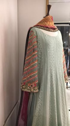 Tailor Design, Lace Dress Design, Latest Bridal Dresses, Pakistani Fancy Dresses, Pakistani Dresses Casual, Pakistani Fashion Party Wear, Salwar Kamiz, Dress Design Patterns, Kurti Designs Party Wear