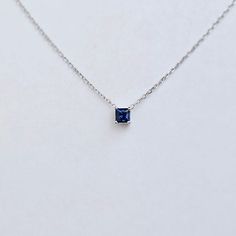 14K GOLD SAPPHIRE NECKLACE / PRINCESS CUT SAPPHIRE NECKLACE / SAPPHIRE NECKLACE / WHITE GOLD 14K SAPPHIRE PENDANT / NATURAL SAPPHIRE NECKLACE / SEPTEMBER BIRTHSTONE NECKLACE / GENUINE GEMSTONE / NATURAL SAPPHIRE GEMSTONE / SAPPHIRE NECKLACE 14K WHITE GOLD / BIRTHDAY GIFT HANDMADE AND HANDSET PRINCESS CUT NATURAL SAPPHIRE NECKLACE SET IN 14K SOLID GOLD BASKET SETTING WITH A SPARKLY DIAMOND CUT CHAIN AND A STURDY LOBSTER LOCK.  SEPTEMBER GEMSTONE NECKLACE. I MAKE THIS NECKLACE IN EVERY 14K GOLD COLOR AND EVERY LENGTH. IF YOU DO NOT SEE AN OPTION THAT YOU WOULD LIKE, PLEASE EMAIL ME AND I WILL DO MY BEST TO ACCOMODATE YOU. PLEASE SPECIFY THE LENGTH AND COLOR GOLD WHEN ORDERING.  FREE SHIPPINGIN THE USA METAL: 14k Yellow Gold 585 STONES: Princess Cut Natural Sapphire 0.25CT STYLE: September Bi Sapphire Necklace Set, Gold Sapphire Necklace, September Gemstone, Necklace Princess, September Birthstone Necklace, Necklace Sapphire, Gold Basket, Basket Setting, Ceylon Sapphire