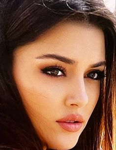 Human Barbie, Bollywood Makeup, Aesthetic 2000s, Iranian Beauty, Makeup Advice, Nose Job, Flawless Makeup, Perfect Makeup, Everyday Makeup