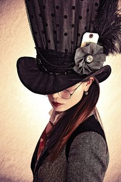 Gothic Fashion Photography, Steampunk Hats, Best Friend Halloween Costumes, Mad Hatter Hats, Steampunk Hat, Steampunk Ideas, Steampunk Goth