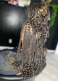 Classy Protective Hairstyles, Knotless Braids In Bun, Shoulder Knotless Braids, Shoulder Length Knotless, Short Box Braids Styles Shoulder Length, Shoulder Length Knotless With Curls, Knotless Box Braids Short Length, Short Curly Knotless, Short Box Braids Hairstyles Shoulder Length