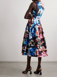 ULLA JOHNSON Kiran belted printed cotton-poplin midi dress | NET-A-PORTER Jean Trench Coat, Summer Style Guide, Flat Dress Shoes, Dress Flats, Gathered Skirt, Everyday Wardrobe, Ulla Johnson, Wide Leg Trousers, Jeans Dress