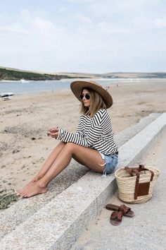 Travel Clothes Summer, Cornwall Style, Summer Outfits Women 20s, Summer Denim Shorts, Emma Hill, Summer Outfits Women 30s, Summer Outfit For Teen Girls, Summer Outfits Women Over 40, Summer Outfits For Teens