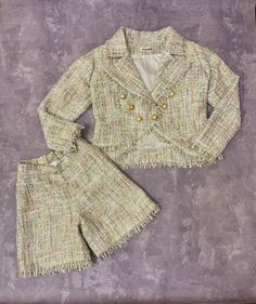 Green gold tweed girls pageant suit/ Tweed jacker and shorts set/ Girls interview outfit/ Pageant casual wear/ Custom pageant outfit This beautiful suit is made out of high quality tweed. It has viscose lining. It is easy to care and comfortable to wear. It looks amazing with pockets and buttons. The suit is perfect for interview wear and other pageant events. It is absolutely stunning on! Materials Tweed, viscose Colors and sizes The suit can be made in any color and size. Message me and I'll h Pageant Casual Wear Women, Interview Outfit Pagent, Gold Chic Sets For Spring, Chic Gold Sets For Spring, Gold Sets For Fall, Fitted Gold Shorts For Spring, Gold Fitted Shorts For Spring, Pageant Interview Outfit Miss, Casual Wear Pageant Outfits