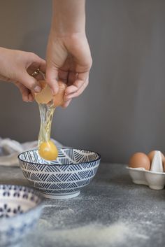 Egg Photoshoot, Ways To Cook Zucchini, Zucchini Gluten Free, Eggs In Air Fryer, Egg Breakfast Recipes, Eggs Photography, Freeze Eggs, Egg Photography, Egg Bakes