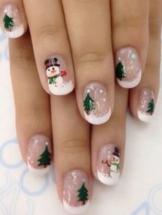 50+ Stunning Winter Nail Art Designs for Christmas and Beyond - HubPages Nail Art Noel, Holiday Nail Designs, Winter Nail Art