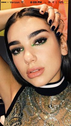 Colourful Wedding Makeup, Dua Lipa Makeup, Cool Makeup, Makeup Looks For Green Eyes, American Threads, Green Eyeshadow