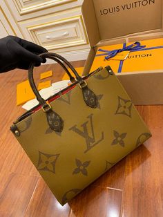 ?? SIZE 34x26x13CM Premium Product, Vuitton Bag, Bags Shoes, Louis Vuitton Bag, Tracking Number, Burlap Bag, Contact Us, Elegant Design, Fashion Bags