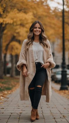 Fall Womans Outfits 2024, Xl Fall Outfits, Autumn Winter Outfits Women, Trendy Fall Outfits Plus Size, Wantable Outfits 2024, Plus Size Jeans Outfit Winter, Mom Casual Outfits Fall, Dressy Mom Outfits, Plus Size Mom Outfits Casual