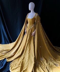 Borros Baratheon, Dornish Dress, Irene Style, Medieval Gown, Fantasy Clothes, Magic Dress, Hogwarts Aesthetic, Fasion Outfits