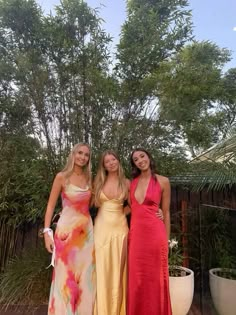 Dinner Dance Dress, Formal Dresses Aesthetic, Semi Formal Aesthetic, Aesthetic Prom Pictures, Semi Prom Dresses, Dinner Dance Dresses, Ty Ball Dresses, Prom With Friends, School Formal Dress