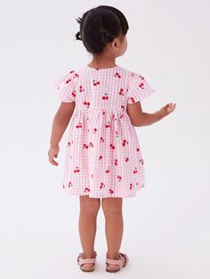 This baby girl's dress features a timeless plaid pattern, charming cherry print, and comfortable short sleeves. Made with a crew neck design, it's perfect for any occasion. Dress your little one in style and comfort with this adorable and versatile piece. COLOR Pink MATERIAL Cotton SEASON Summer SIZE (AGE) 90 (12-24M), 100 (2-3Y), 110 (3-5Y), 120 (5-7Y), 130 (7-8Y), 140 (8-10Y) GENDER Baby Girl, Girl PATTERN Plaid (Checked, Tartan, Gingham), Fruit (Vegetable) Cherry Fruit, Cotton Sundress, Apple Fruit, Pink Cherry, Cherry Print, Fruit Print, Gingham Print, Gingham Dress, Girl Pattern