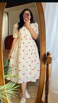 Christmas Frock Design, Long Frock Designs Western, Frock Style Kurti Design Cotton, Kurti Back Neck Designs Latest Fashion Neckline, White Cotton Frocks For Women, Christmas Kurti Ideas, White Frocks For Women Western, Cotton Frocks For Women Designs, Christmas Frocks For Women