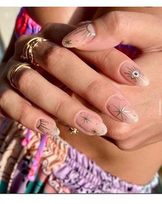 Boho Sun And Moon Nails, Boho Nail Designs Simple, Nail Design Boho, Boho Nails Square, Tulum Nails Design, Almond Boho Nails, Nails For Ibiza, Morocco Inspired Nails, Short Boho Nail Ideas