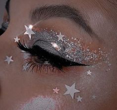 Eyeliner Eye Makeup, Eye Makeup Glitter, Aesthetic Oc, Makeup Glitter, Star Makeup, Eye Makeup Designs, Purple Eyeshadow, Eyeshadow Eyeliner