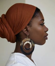 Haitian Earrings, Black Woman Side Profile, Light Browns, Horn Earrings, Head Wrap Styles, Head Scarf Styles, African Head Wraps, Bold Accessories