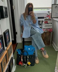 Lori Hirshleifer (@lorihirshleifer) • Fotos y videos de Instagram Lori Hirshleifer Style, Coach Lori Shoulder Bag, Lori Hirshleifer, Lori Hirshleifer Jewelry, Fashion Buyer, Casual Girl, Casual Style, Fashion Inspo Outfits, Style Me