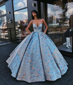 Beautiful blue ballgown فستان سهرة, Grad Dresses, Gorgeous Gowns, Quinceanera Dresses, Beautiful Gowns, Ball Dresses, Fancy Dresses, Prom Dresses Long, Dream Dress