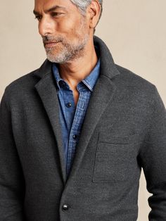 An all-season staple, this versatile layering piece is equal parts tailored jacket and sweater.  Here, a Merino wool-blend, engineered to replicate the warmth and texture of traditional boiled wool offers extra softness to an already sumptuous blazer Casual Blazer Men, Wool Blazer Mens, Outdoor Coats, Smart Casual Wear, Classic Clothing, Mens Cardigan Sweater, Mens Fashion Smart, Banana Republic Men, Men's Sweaters