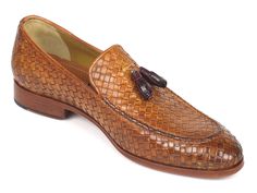 Tassel loafer slip-on style men's shoes. Green woven leather upper with leather sole Camel leather lining and inner sole. This is a made-to-order product. Please allow 15 days for the delivery. Because our shoes are hand-painted and couture-level creations, each shoe will have a unique hue and polish, and color may differ slightly from the picture. Mens Loafers, Shoes Green, Brown Oxfords, Beautiful Belts, Tassel Loafers, Shoe Size Conversion, Camel Color, Leather Tassel, Handmade Shoes