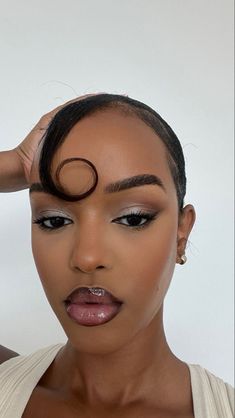 1920s Makeup, 90s Makeup Look, Silver Makeup, 90s Makeup, Brown Skin Makeup, Blush Powder, Pinch Me, Dope Makeup