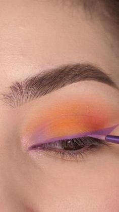 Orange And Purple Eye Makeup, Purple And Orange Eyeshadow Looks, Easy Color Eyeshadow Looks, Purple And Orange Outfit Ideas, Purple Orange Eye Makeup, Easy Makeup Ideas For Beginners Colorful, Colorful Eyeshadow Looks For Hooded Eyes, Easy Makeup Ideas Colorful, Orange And Purple Eyeshadow