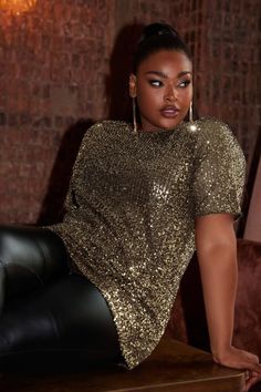 Shop YOURS LONDON Curve Gold Sequin Swing Top at Yours Clothing. Discover women’s plus size clothing in sizes 10-36 with fast delivery. Elegant Wedding Guest Dress, Plus Swimwear, Nursing Tops, Next Fashion, Stylish Plus, Stretch Leggings, Gold Sequin, Plus Size Pregnancy, Fashion Furniture