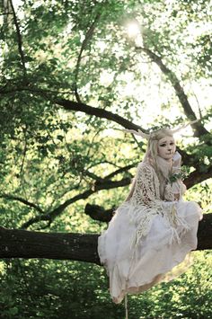 Shironuri Fashion, Forest Ghost, Kei Aesthetic, Forest People, Odd Fashion, Mori Kei, Classic Lolita, Romantic Outfit