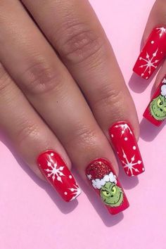 Green And Red Christmas Nails Acrylic, The Grinch Nail Designs, Square Nails Christmas Art Designs, Simple Grinch Nails Easy, Grinch Christmas Nails Acrylic, Short Grinch Nails, Grinch Nails Acrylic, Grinch Inspired Nails, The Grinch Nail Art