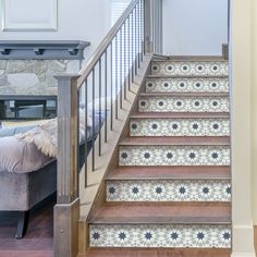 the stairs are decorated with blue and white flowers