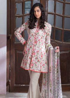 Frock Designs For Women, Pakistani Frocks, Pakistani Formal Dresses, Frock Fashion, Latest Fashion Dresses