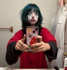 Clown Face Paint, J Makeup, Halloween Makeup Clown, Joker Makeup, Clown Clothes, Face Paint Makeup, Cute Clown