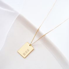 This elegant 925 sterling silver necklace is the perfect way to immortalize your special moments. The date inscribed on the necklace is fully customizable, making it a unique and meaningful gift for your loved ones. 💖 ✨ *Customizable Date*: Add a personal touch by engraving any significant date, such as birthdays, anniversaries, or other memorable occasions. 💎 *High-Quality Craftsmanship*: Crafted from premium 925 sterling silver, this necklace offers both durability and a timeless aesthetic. 🎁 *Perfect Gift*: Whether it's for a loved one's birthday, graduation, or any special occasion, this personalized necklace is a thoughtful and cherished gift that will be treasured for years to come. 🌟 *Elegant Design*: The minimalist yet sophisticated design ensures it can be worn with any outfit Date Necklace, Timeless Aesthetic, Minimalist Necklace, Special Moments, Personalized Necklace, Necklace Gift, Gift Christmas, Meaningful Gifts, Gift For Mom