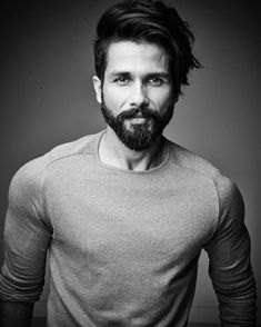 Shahid Kapoor Hairstyle, Beard Growth Kit, Mens Hairstyles Thick Hair, Mens Photoshoot Poses, Bollywood Hairstyles, Men Haircut Styles