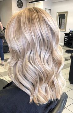 Champagne Blond, Champagne Blonde Hair, Blond Balayage, Champagne Blonde, Blonde Hair Inspiration, Ombré Hair, Blonde Hair Shades, Balayage Hair Blonde, Blonde Hair Looks