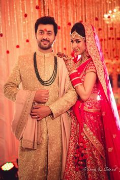 Wedding Photography India, Indian Wedding Photography Couples, Couple Wedding Dress, Bridal Photography Poses, Indian Bridal Photos