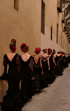 Flamenco Wedding, Spanish Dance, Spanish Dress, Spanish Dancer, Flamenco Dress, Flamenco Dancing, Spanish Culture, Spanish Fashion, Argentine Tango