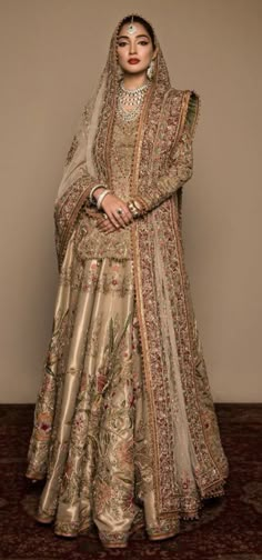 Lehenga Choli Pakistani, Pakistani Bridal Lehenga, Pakistani Bridal Dress, Nikkah Dress, Asian Bridal Dresses, Indian Bride Outfits, Bridal Dresses Pakistan