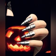 Nails Color Black, Kiss Press On Nails, Fish Nails, Fake Acrylic Nails, Nightmare Before Christmas Nails, Black French Nails, Black White Halloween, Fake Nails Long