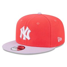 Ensure your New York Yankees spirit is on full display and jam-packed with vibrance when you sport this Basic Two-Tone 9FIFTY hat from New Era. It features a helpful snapback closure for a fully customizable fit and a structured construction with a high crown for a classic flat bill aesthetic. Distinct New York Yankees embroidery on the front panels and spring-inspired colorway keep your fandom at the forefront of any outfit. Structured fit One size fits most Officially licensed Embroidered grap