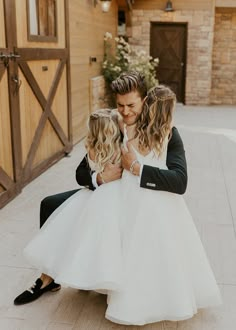 Mother Daughter Wedding Photos, Heirloom Photos, Family Wedding Pictures, Mother Daughter Wedding, Wedding First Look, Groom Pictures